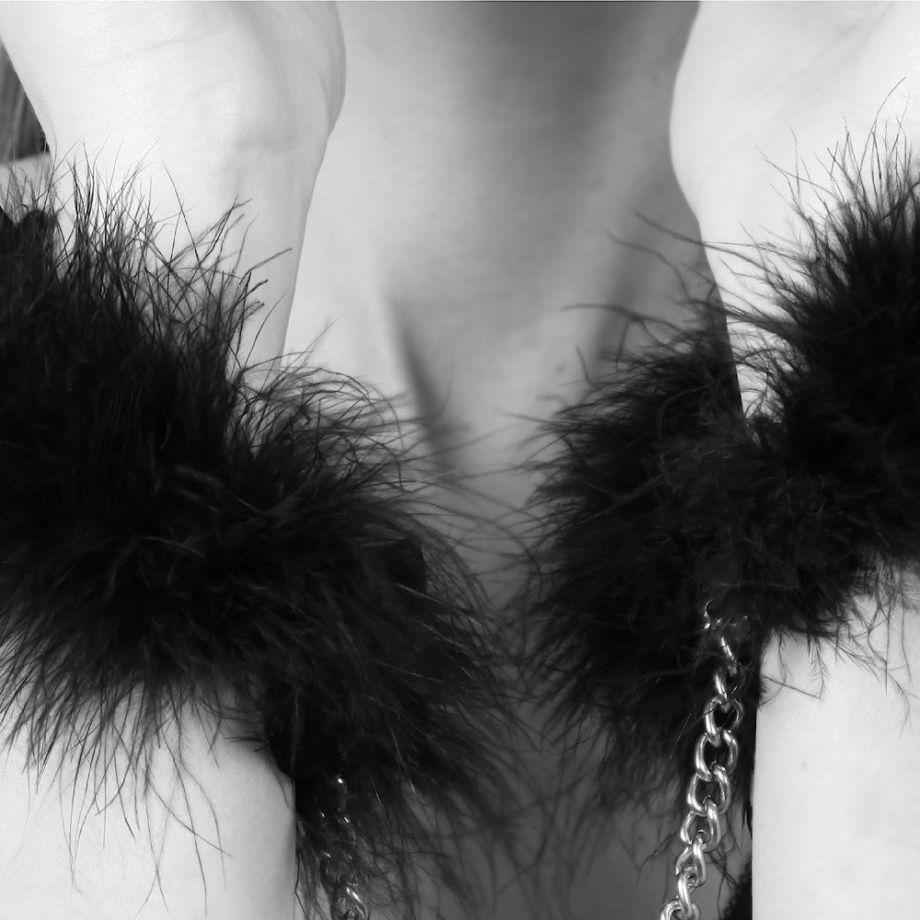 Перьевые наручники Za za zu - Feather handcuffs
