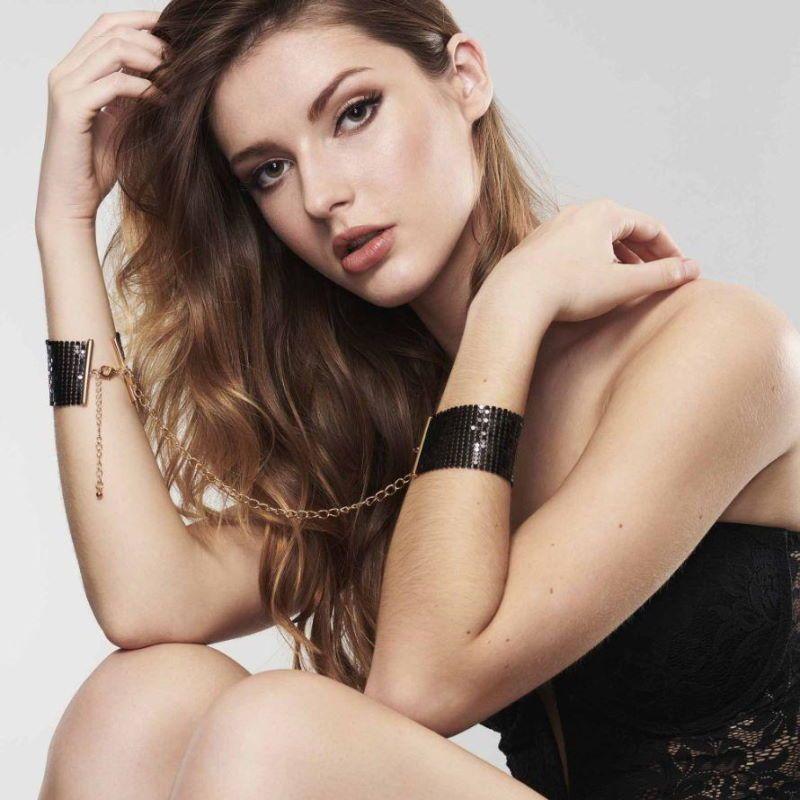 Браслеты с цепочкой Metallic mesh handcuffs